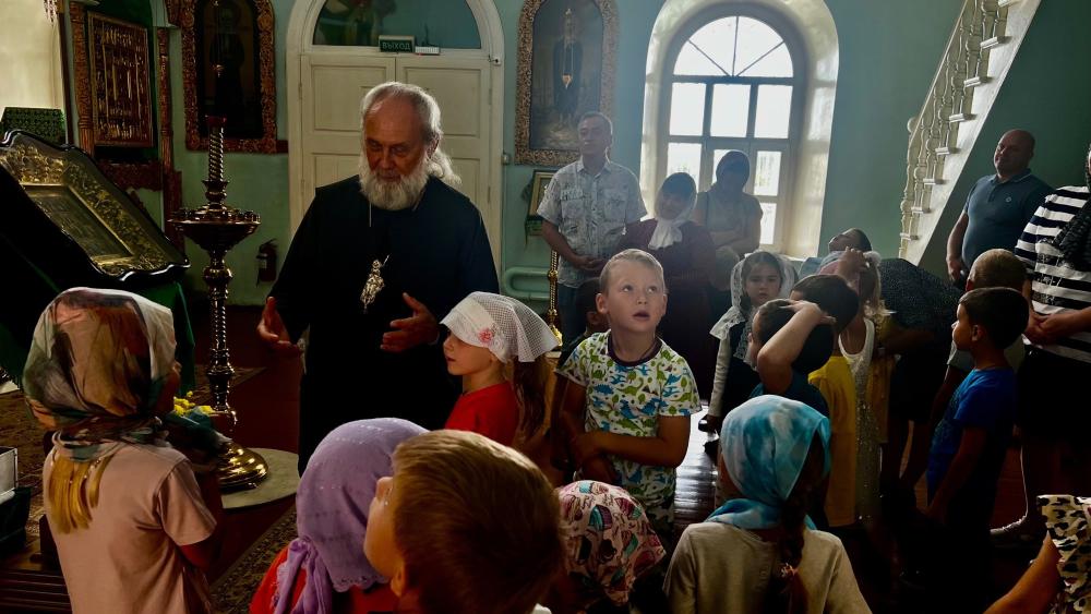 Экскурсия в Храм во имя Святой Живоначальной Троицы: Духовно-Нравственное Воспитание в Детском Саду «Лучик»